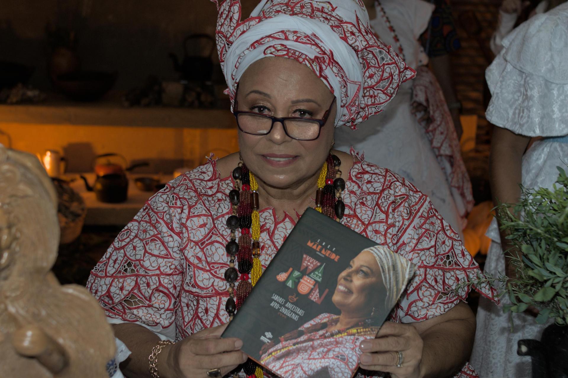 Bienal: Governo de AL e chef Mãe Neide lançam “Wa Jeun: Sabores Ancestrais Afro-indígenas”